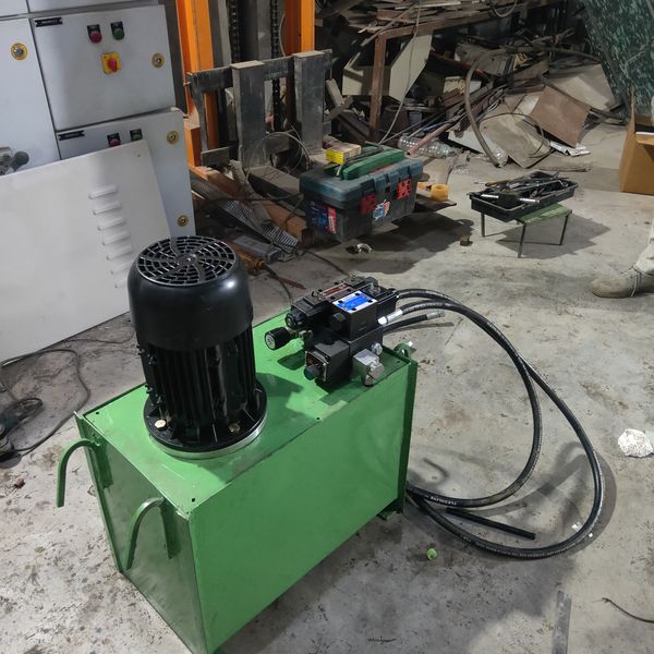 compact hydraulic power pack green