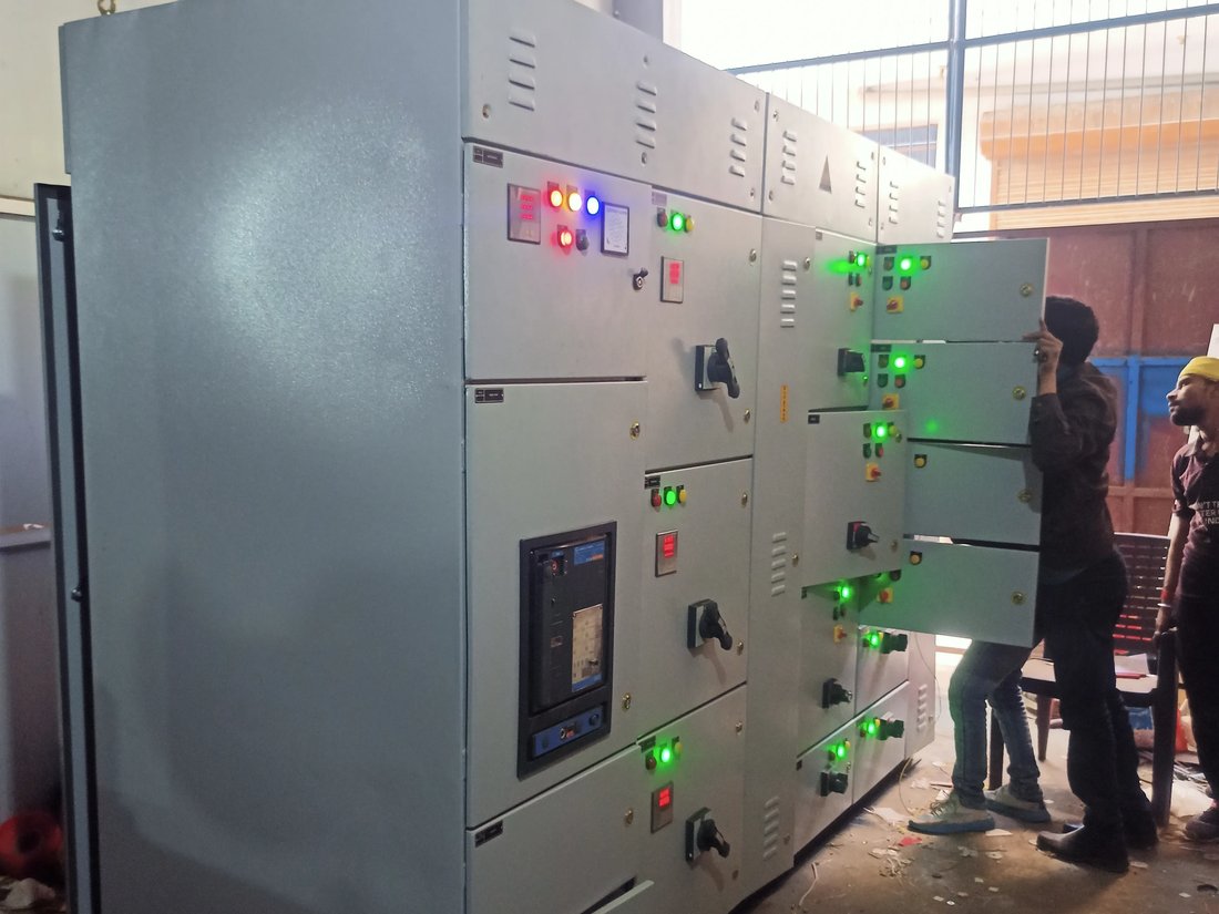 Panel under load testing